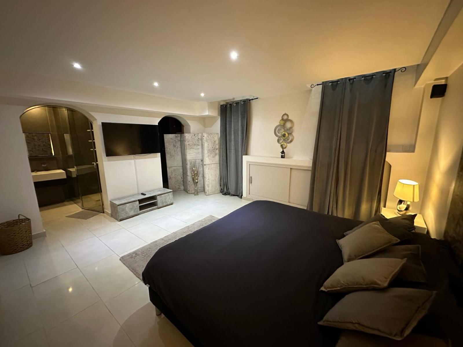 Les Champs Elysees-125M2 Modern And Spacious Paris Bagian luar foto