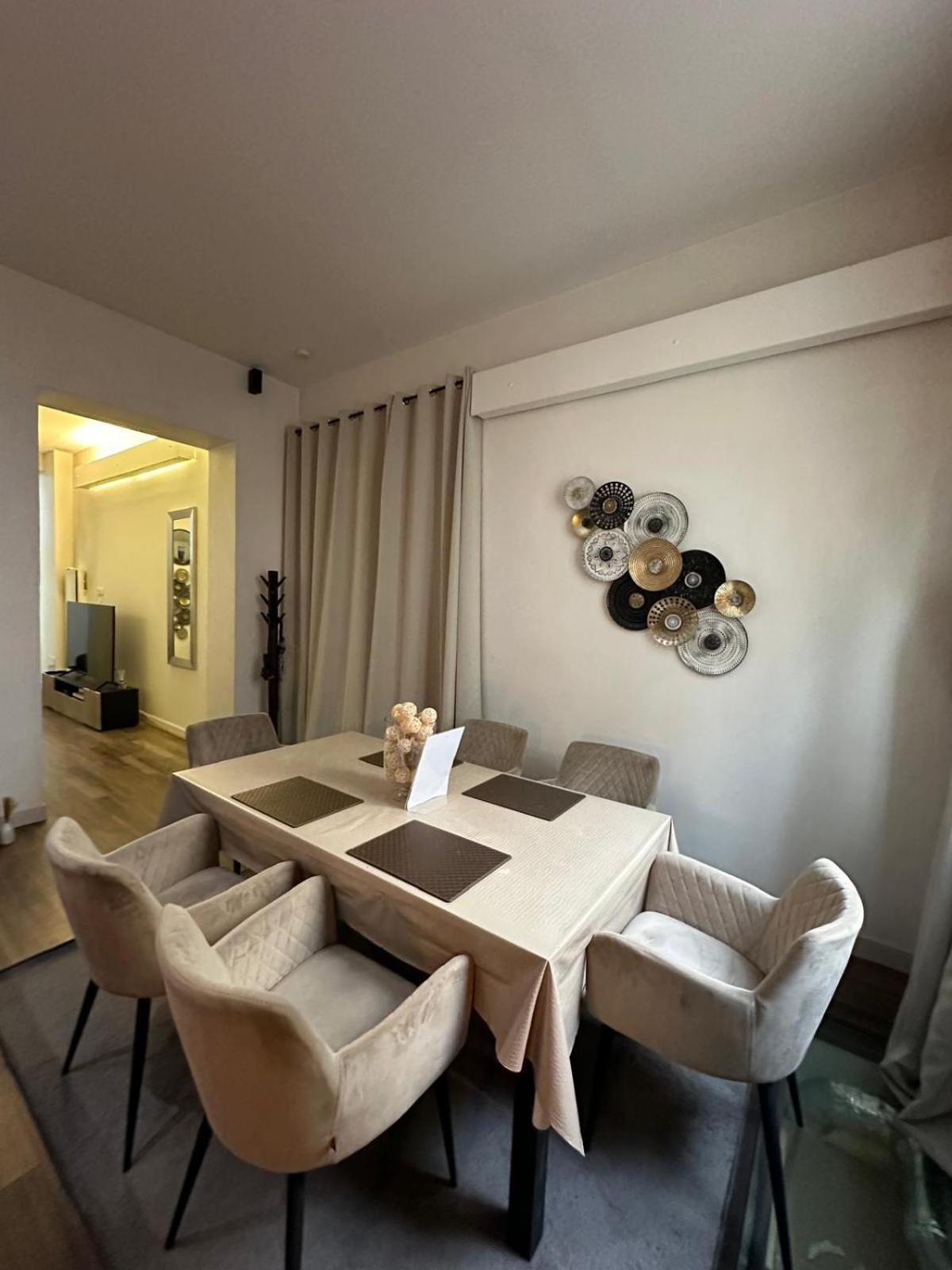Les Champs Elysees-125M2 Modern And Spacious Paris Bagian luar foto