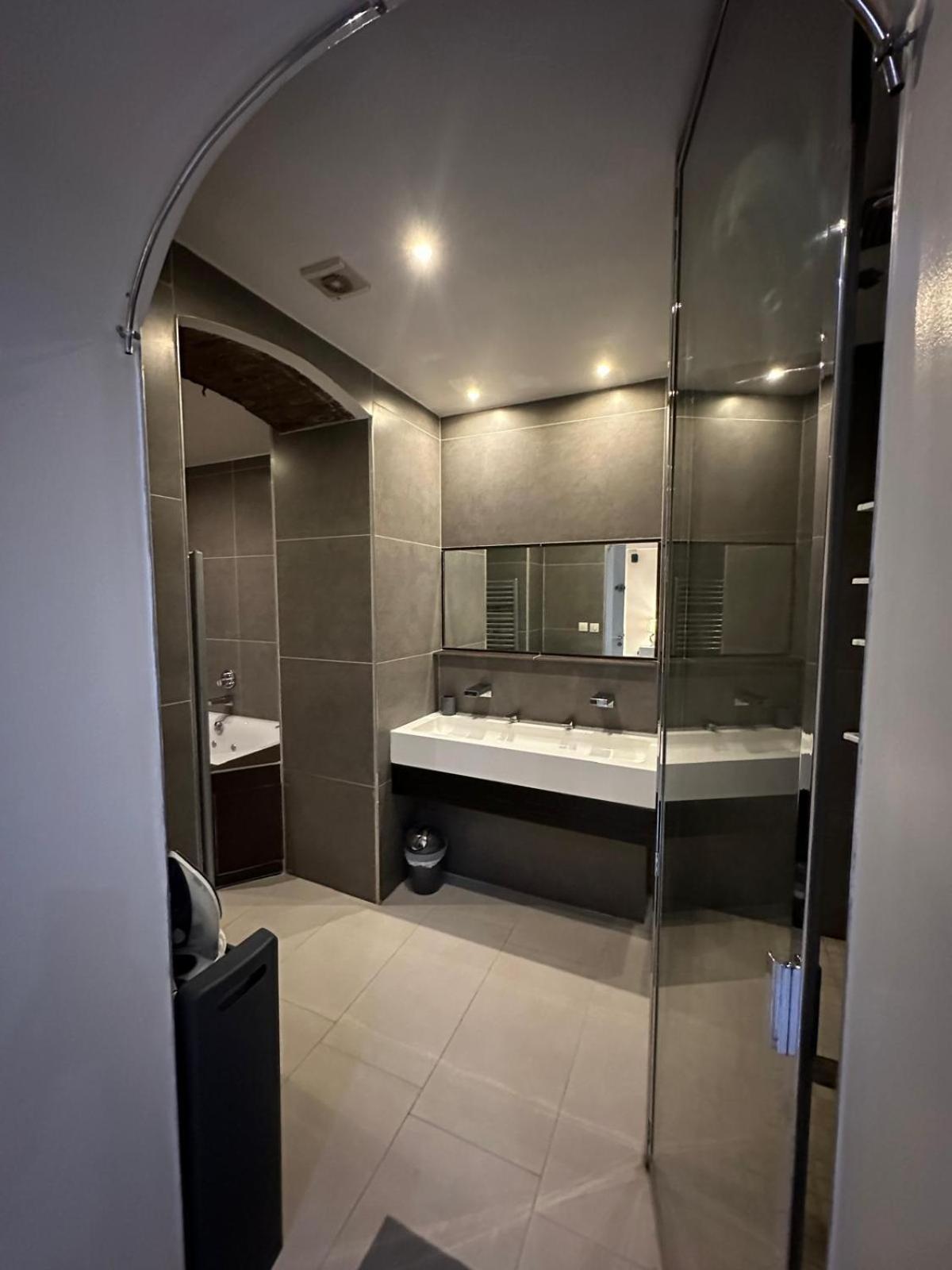 Les Champs Elysees-125M2 Modern And Spacious Paris Bagian luar foto